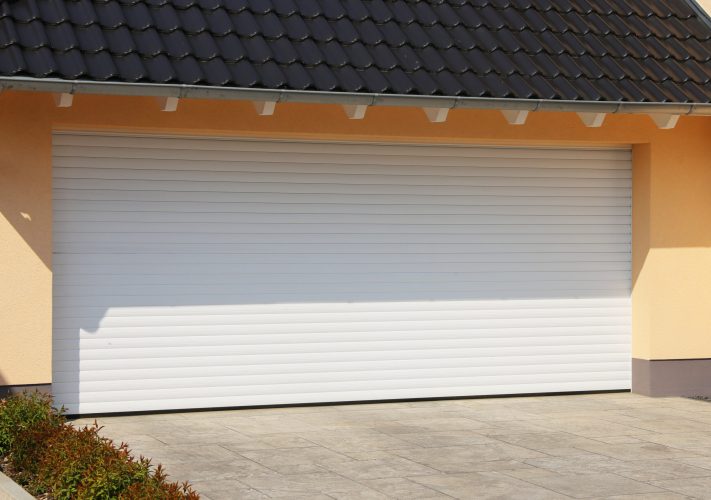 Porte de garage en PVC